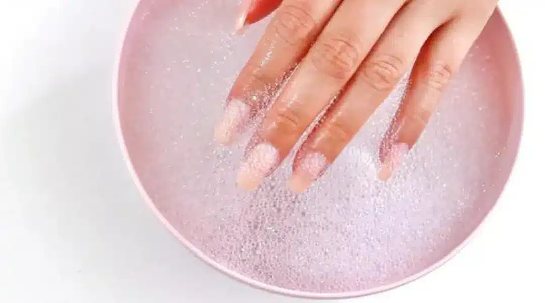 what kind of glue can you use on fake nails