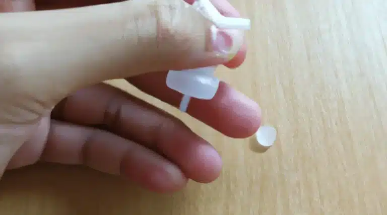 How to Get Super Glue off Your Hands
